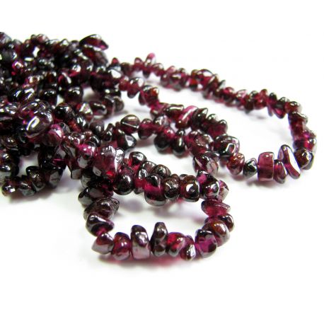 Natural pomegranate stone beads, rubble 3 - 7 mm. 44 cm long