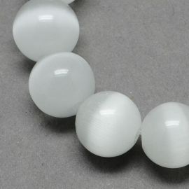 Perlen des Katzenauges. Hellgraue Größe 8 mm