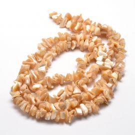 Natural shell chippings 4-15x5-8 mm 1 thread