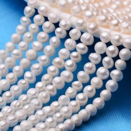 Natural freshwater pearls 5-6 mm 1 strand GP0102