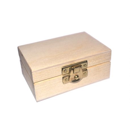 Medinė dėžutė su užsegimu 8,5x5,5x4 cm 1 vnt. MED0055