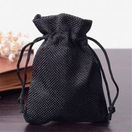 Dekoracijos - Sintetinės drobės dovanų maišelis. Juodos spalvos dydis 12x9 cm 4 vnt 1 maišelis