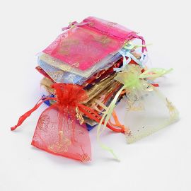 Dekorācijas - Organzas soma. Dažādas krāsas dekorētas ar tauriņiem izmērs 9x7 cm 5 gab 1 iepakojums