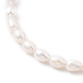 Gėlavandenių perlų vėrinys su "E" raidės pakabuku 7x4 mm. 1 vnt.