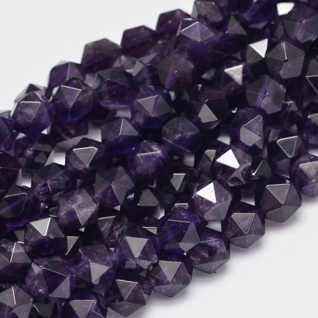 Natürliche Amethystperlen. Violette Farbe, rund, facettiert, teilweise transparent, Größe 8x7 mm, 1 Strang