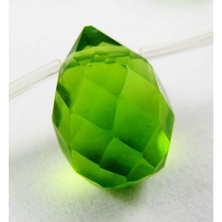 Emeraldo karoliukai 16x12 mm AK0343