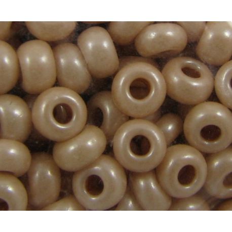 Preciosa Seed Beads (00858) creamy color 50 g