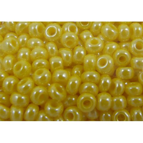 Preciosa Seed Beads (88110-10) pearly yellow 50 g