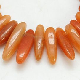 strand of red avnatrin beads 15-24 mm